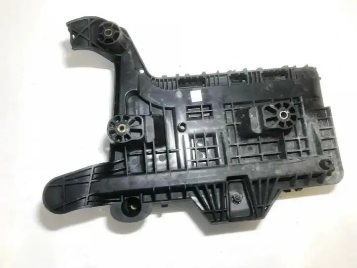 Volkswagen PASSAT CC (2008 - 2012) 1k0915333 Держатель аккумулятора — фото 2