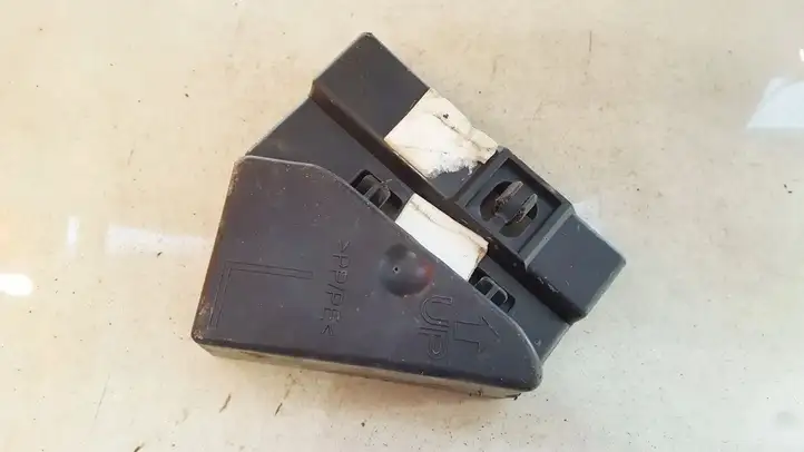 Toyota Avensis T250 (2003 - 2006)  6773205010 Другая внешняя деталь