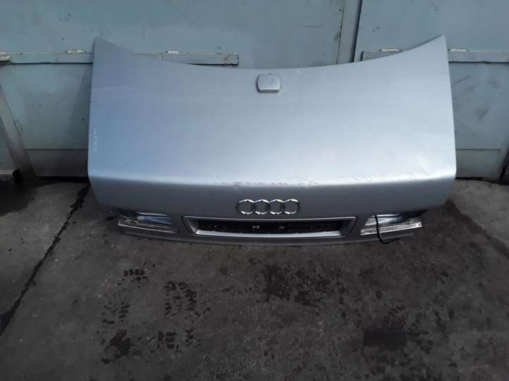 Audi A8 S8 D2 4D Galinis dangtis (bagažinės)