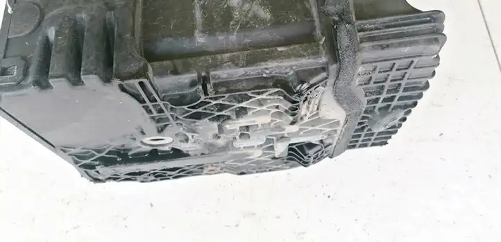 Land Rover Freelander 2 - LR2 (2006 - 2010) Ящик аккумулятора — фото 3