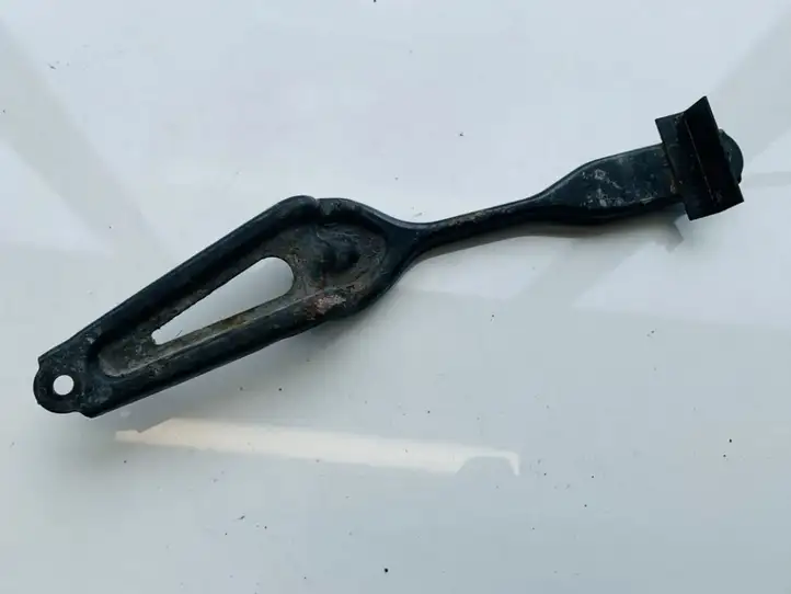 Toyota Avensis Verso (2001 - 2004) Держатель аккумулятора — фото 3