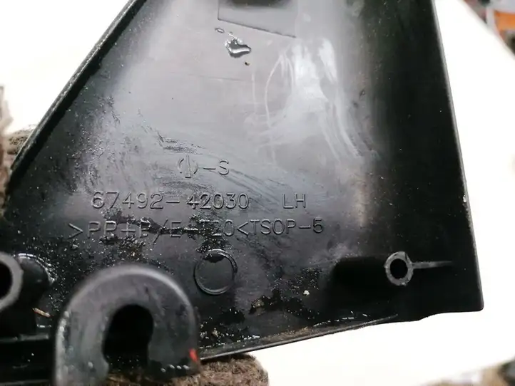 Toyota RAV 4 (XA20) (2000 - 2005) 6749242030 Прочие внешние детали — фото 3