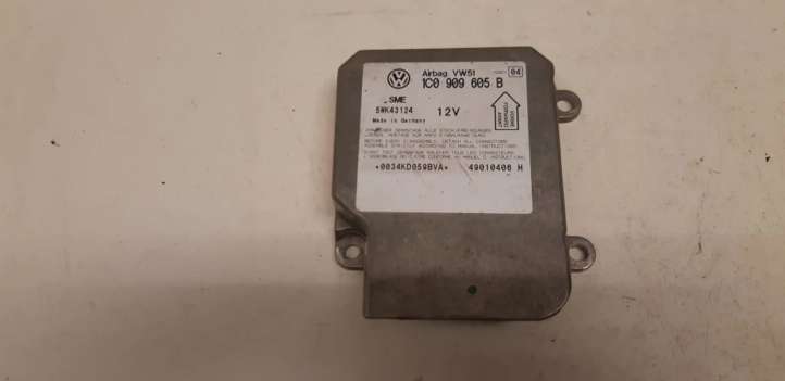 1C0909605B Volkswagen Polo Oro pagalvių valdymo blokas