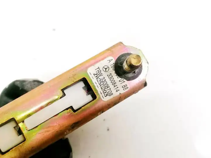 Mercedes-Benz ML W163 (1997 - 2005)  33008414 Другая внешняя деталь