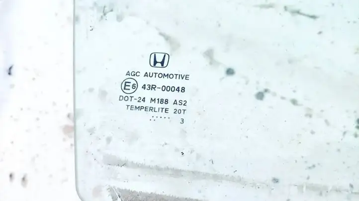 Honda Civic IX (2011 - 2017) Стекло задней двери — фото 3