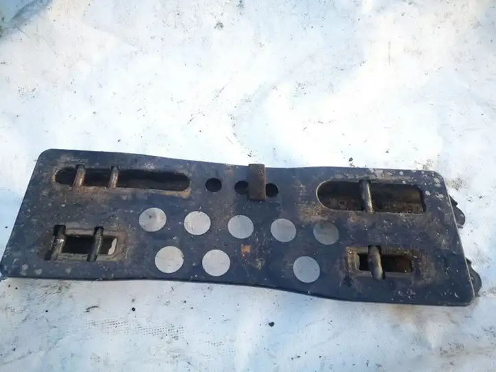 Toyota Avensis Verso (1995 - 2001) Прочие внешние детали — фото 3