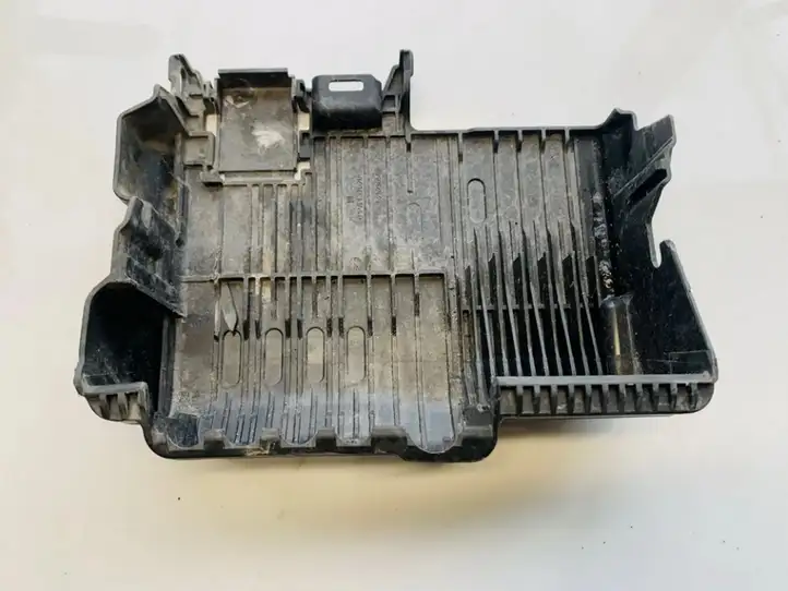 Opel Meriva B (2010 - 2014) 525230582 Крышка ящика аккумулятора — фото 1