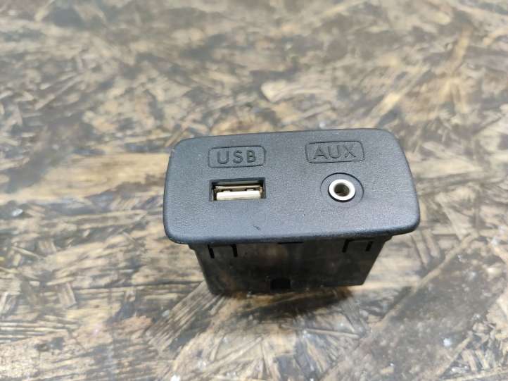 Subaru XV USB jungtis