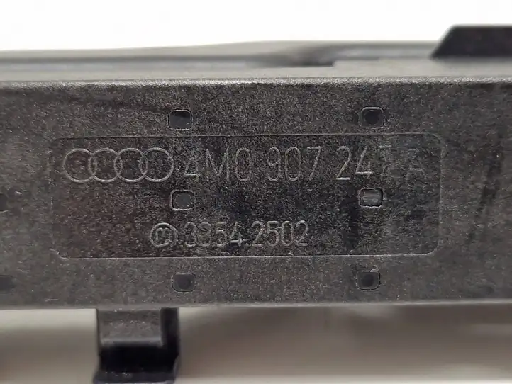 Audi A4 S4 B9 (2015 - 2019) 4M0907247A Антенна системы Keyless — фото 7