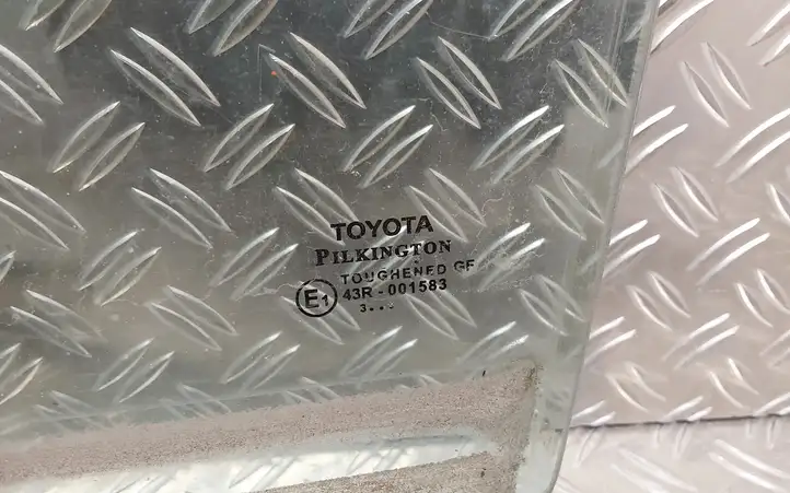 Toyota Auris E180 (2012 - 2018) Стекло задней двери — фото 2
