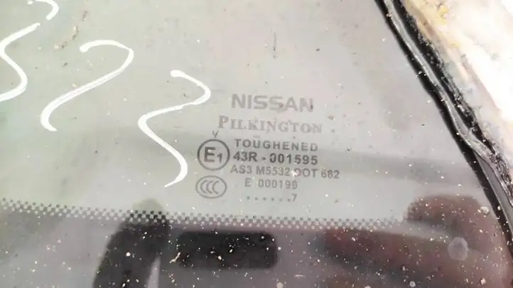 Nissan Qashqai (2013 - 2017) Заднее боковое стекло — фото 2