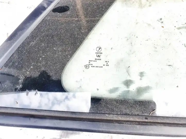 Subaru Legacy (1999 - 2003) Заднее боковое стекло — фото 3