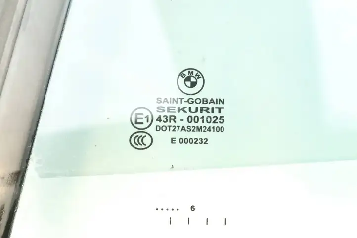 BMW 3 E46 (1998 - 2005) 8209423 Форточка двери — фото 2