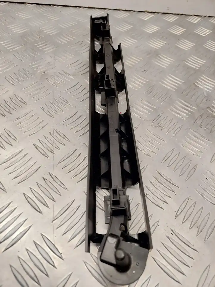 Tesla Model 3 (2017 - 2023) 161859700A Прочие детали салона — фото 4