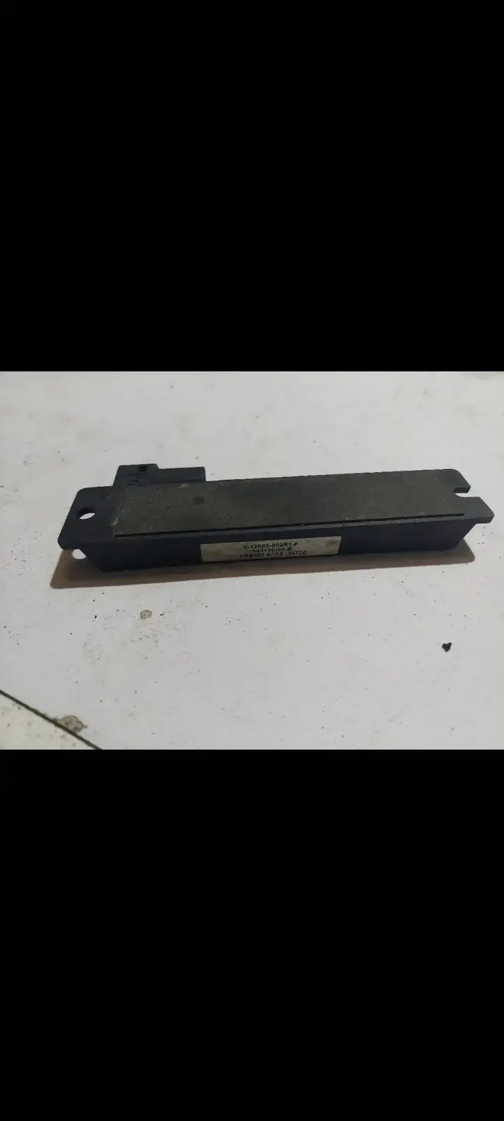 Tesla Model X (2015 - 2021) X12069009R1F Антенна системы Keyless — фото 2