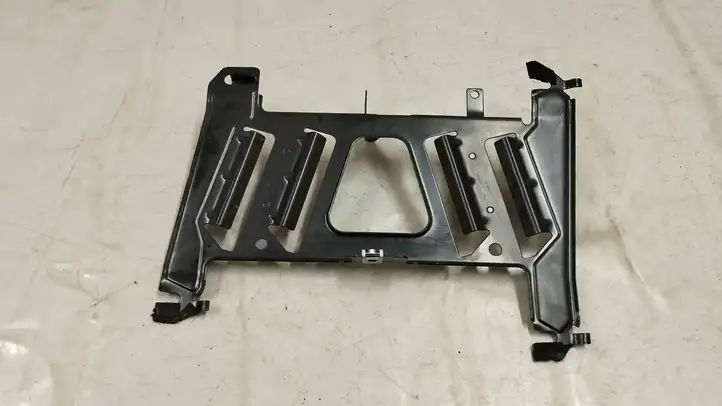 BMW 3 F30 F35 F31 (2012 - 2018) 9235506 Кронштейн усилителя звука — фото 1