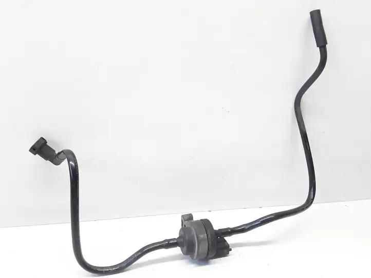 Volvo C30 (2007 - 2010) 3M519D289CF Трубка топливной системы — фото 2