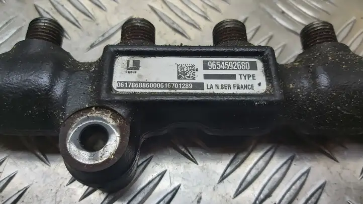 Ford Focus C-MAX (2003 - 2010) 9654592680 Магистральная топливная трубка — фото 2