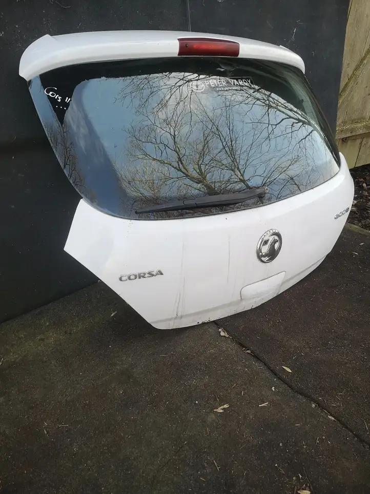 Opel Corsa D (2010 - 2014) Крышка багажника — фото 3