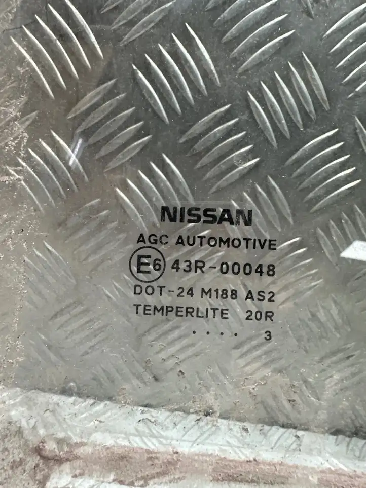 Nissan Qashqai (2010 - 2013) Стекло задней двери — фото 3
