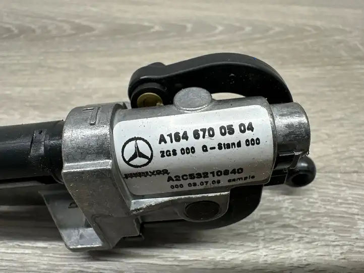 Mercedes-Benz GL X164 (2006 - 2012) A1646700504 Электродвигатель форточки — фото 3
