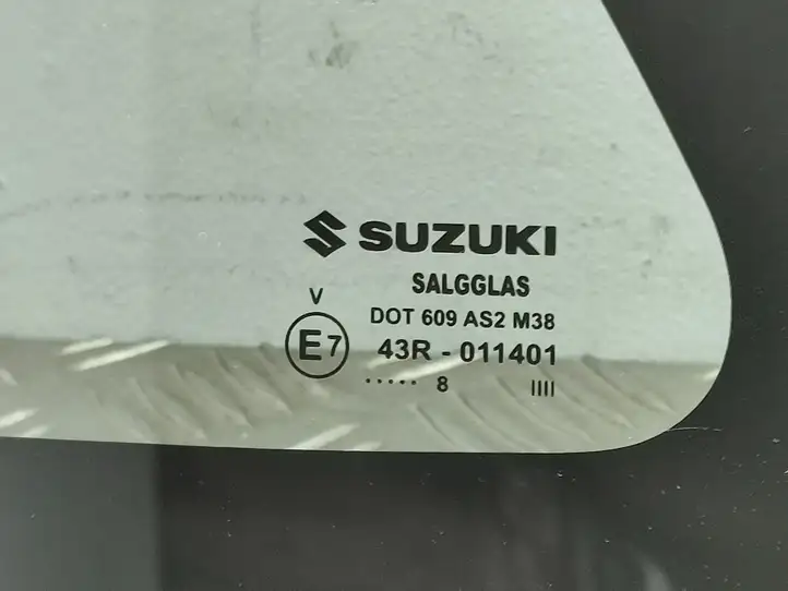 Suzuki Vitara (2014 - 2018) 8459254P00 Заднее боковое стекло — фото 5