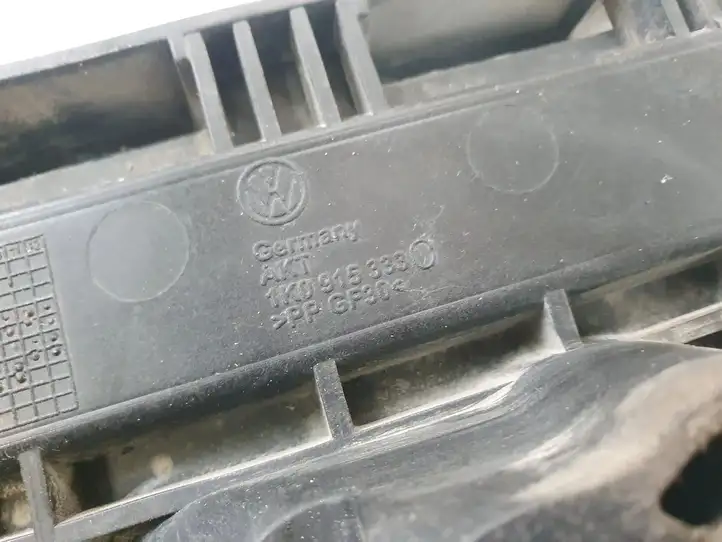 Volkswagen PASSAT B6 (2005 - 2010) Площадка аккумулятора — фото 4