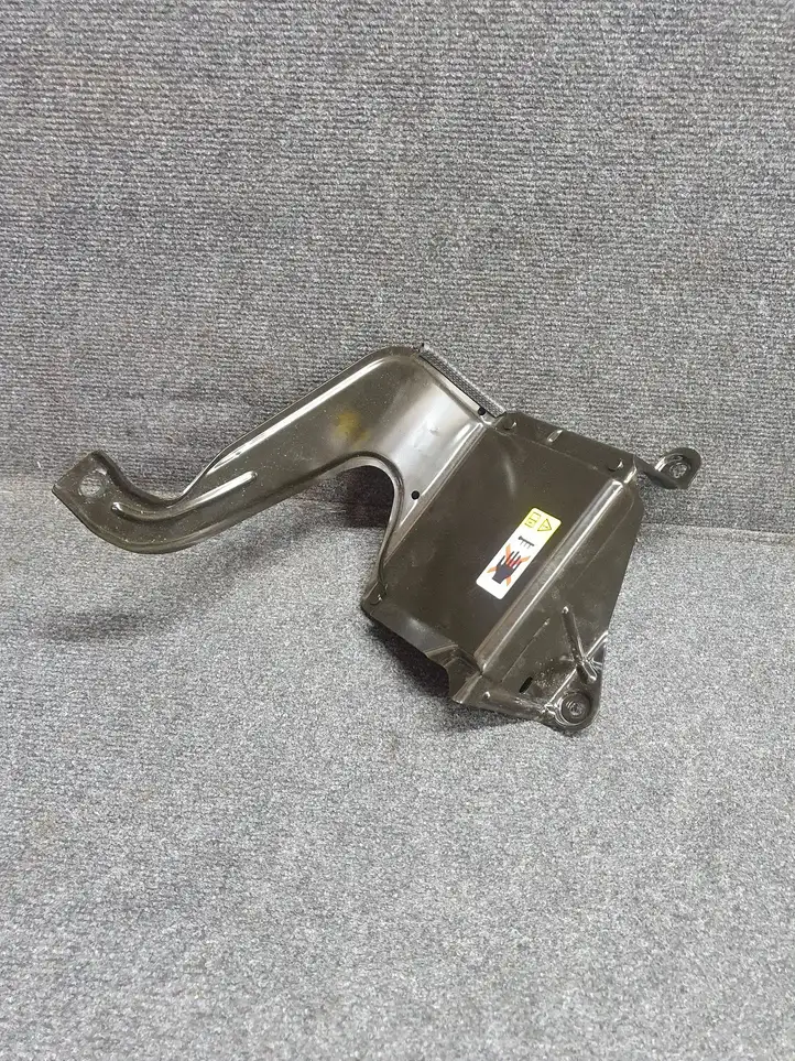 BMW 3 F30 F35 F31 (2012 - 2018) 9317866 Держатель аккумулятора — фото 2