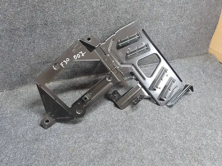 BMW 3 F30 F35 F31 (2012 - 2018) 9362739 Кронштейн усилителя звука — фото 1