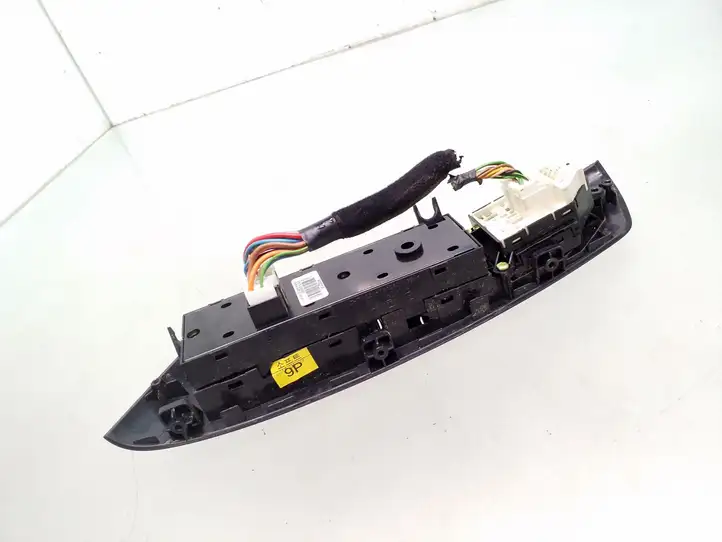 Hyundai ix35 (2013 - 2019) 935702Y2109P Кнопка стеклоподъемников — фото 3