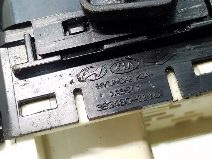 Hyundai ix35 (2013 - 2019) 935702Y2109P Кнопка стеклоподъемников — фото 6