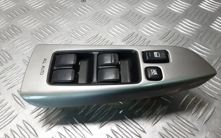 Toyota Land Cruiser (J120) (2002 - 2009) 8404060051 Блок кнопок стеклоподъемников — фото 2
