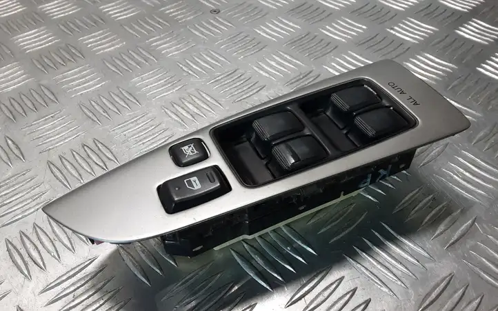 Toyota Land Cruiser (J120) (2002 - 2009) 8404060051 Блок кнопок стеклоподъемников — фото 3