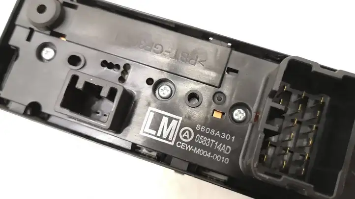 Mitsubishi Space Star (2012 - 2016) 8608A301 Кнопка стеклоподъемников — фото 2