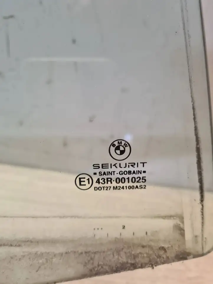 BMW 3 E46 (1998 - 2005) 43R001025 Стекло задней двери — фото 2