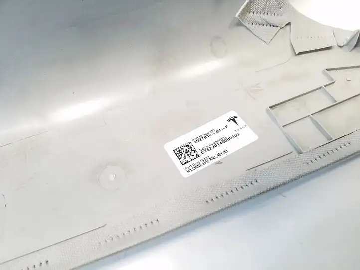 Tesla Model 3 (2017 - 2023) 152791601F Прочие детали салона — фото 3