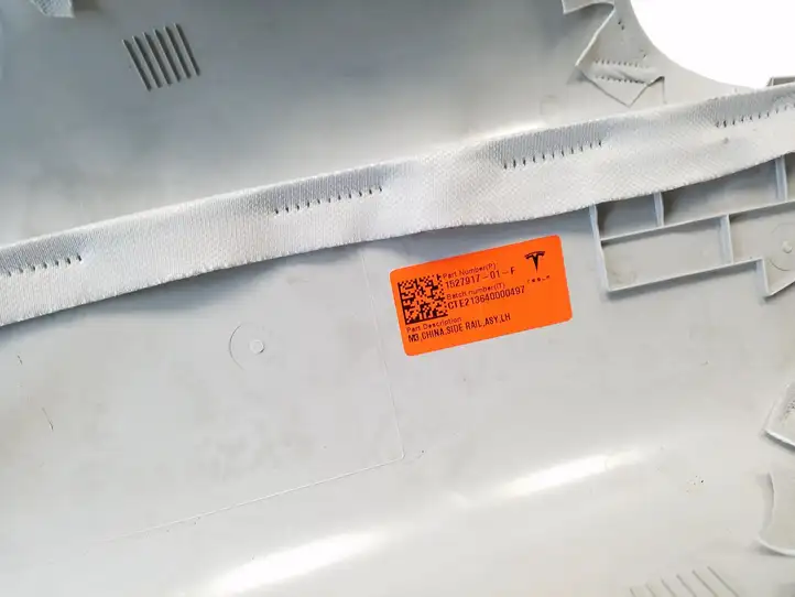 Tesla Model 3 (2017 - 2023) 152791601F Прочие детали салона — фото 5