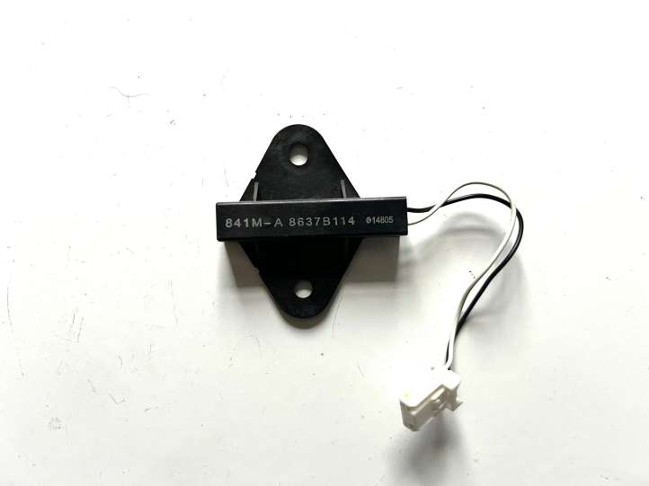 8637B114 Mitsubishi Outlander Interjero komforto antena