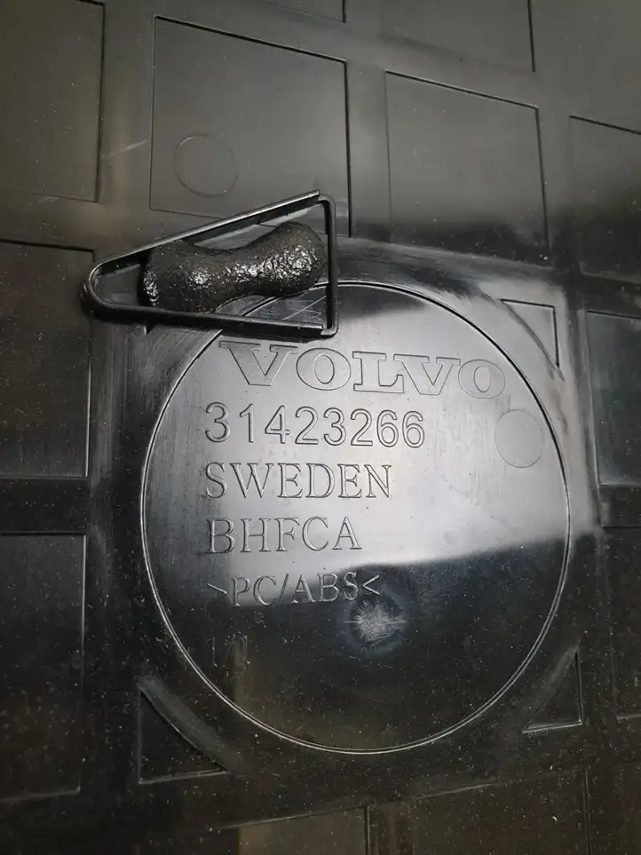 Volvo XC60 (2017 - ) 31423266 Прочие детали салона — фото 5