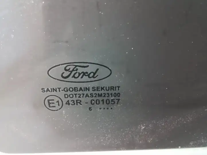 Ford Focus (1998 - 2004) 43R001057 Стекло задней двери — фото 2