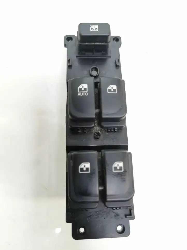 Hyundai i20 (PB PBT) (2008 - 2012) 202008158 Блок кнопок стеклоподъемников — фото 1