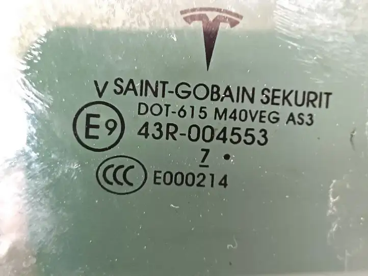 Tesla Model X (2015 - 2021) 43R-004553 Стекло задней двери — фото 2