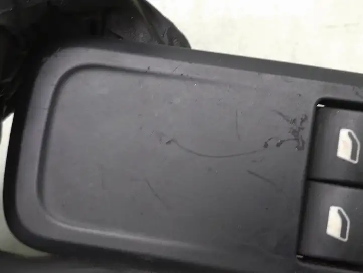Peugeot RCZ (2010 - 2013) 96659922zd Блок кнопок стеклоподъемников — фото 2