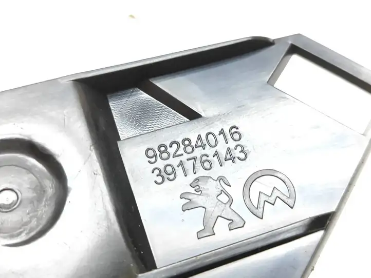 Peugeot 208 (2015 - 2019) 39176143 Прочие детали салона — фото 3
