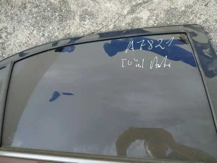 Toyota Avensis T250 (2003 - 2006) Стекло задней двери — фото 1