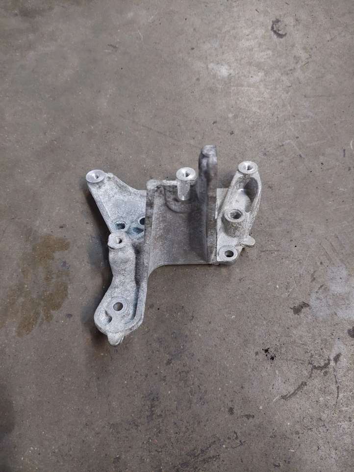 9656392880 Volvo V50 EGR aušintuvo kronšteinas