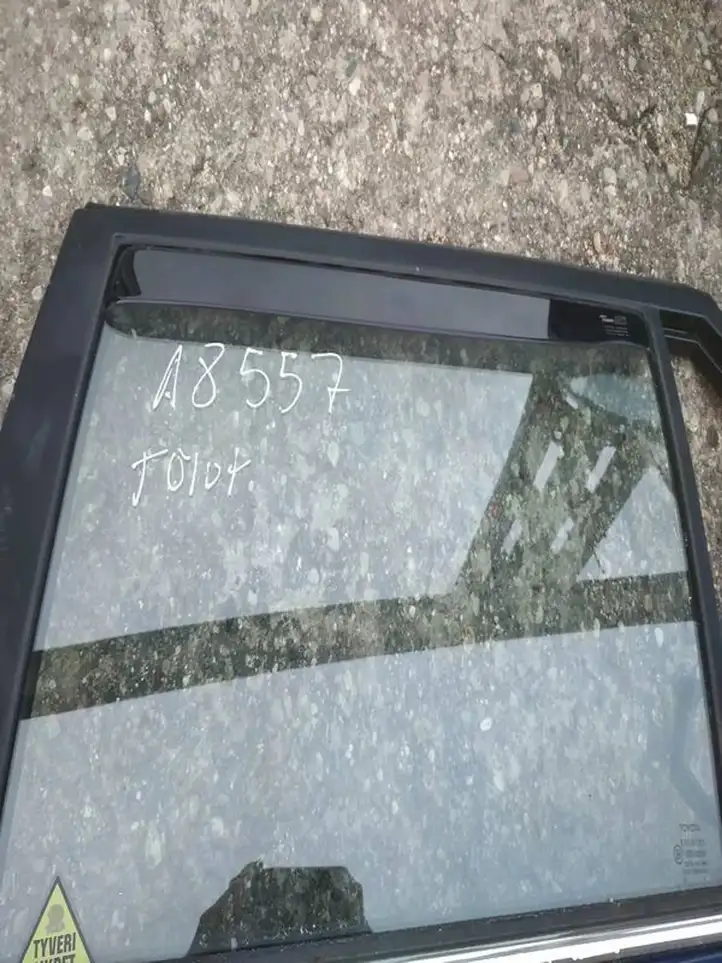 Toyota Avensis T250 (2003 - 2006) Стекло задней двери — фото 1