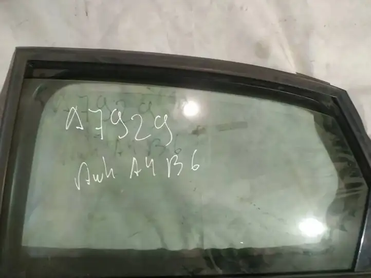 Audi A4 S4 B6 8E 8H (2000 - 2006) Стекло задней двери — фото 1