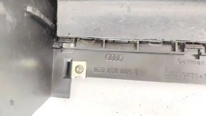 Audi A4 S4 B6 8E 8H (2000 - 2006) 8E0858005E Прочие детали салона — фото 4