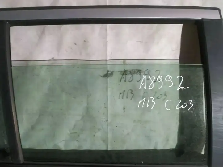Mercedes-Benz C W203 (2000 - 2007) Стекло задней двери — фото 1
